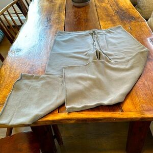 Women’s Nili Lotan Kiwi Sweatpants
Slate Blue Size L